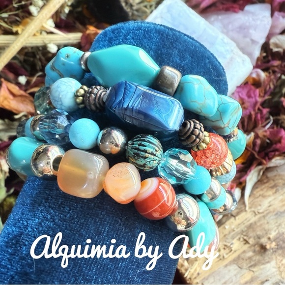 Alquimia Jewelry - Blue turquoise and big carnelians beaded colorful bracelet stack set